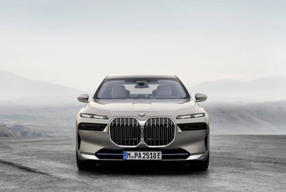 Meet The New All-Electric BMW 7 Series